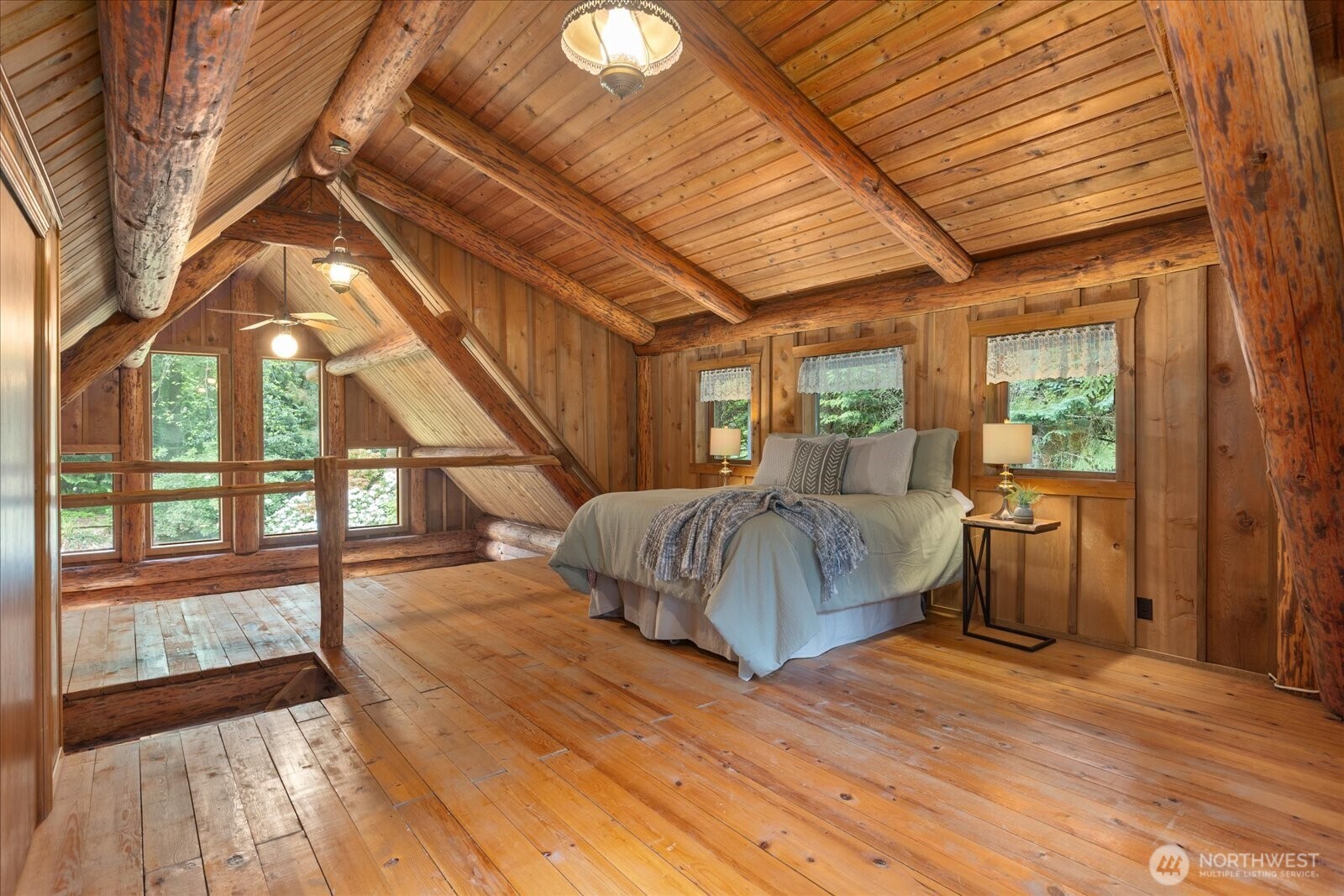 1321 E Smith Road Property Photo 15