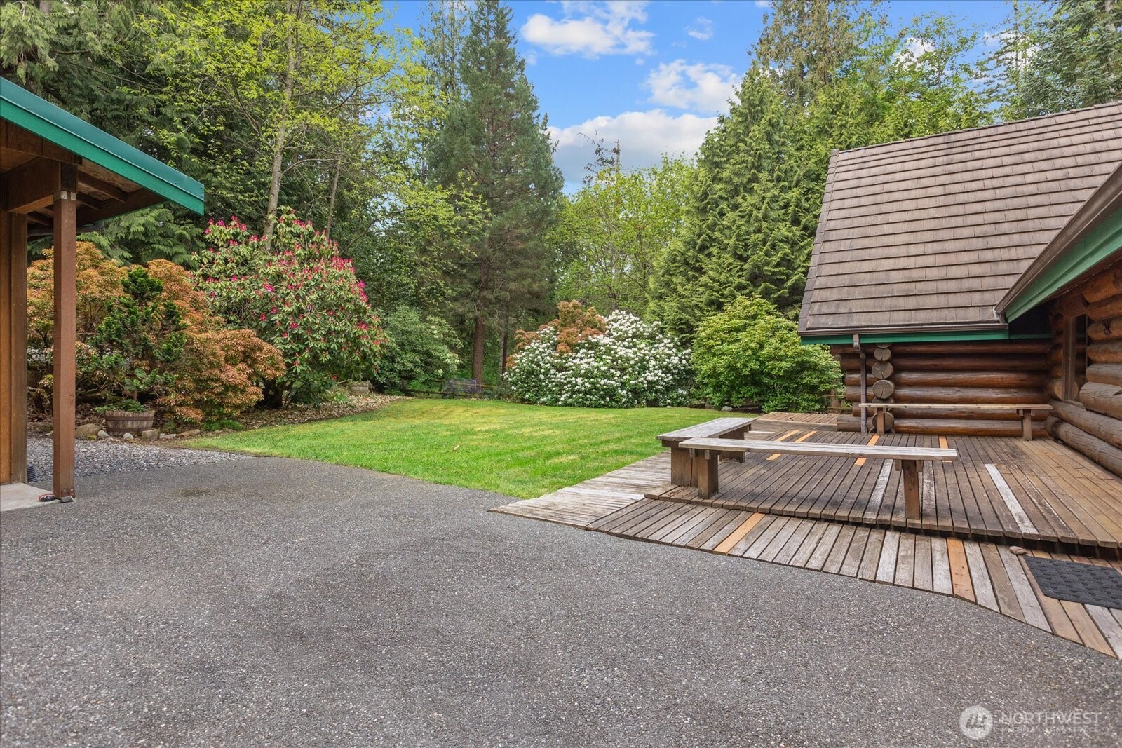 1321 E Smith Road Property Photo 19