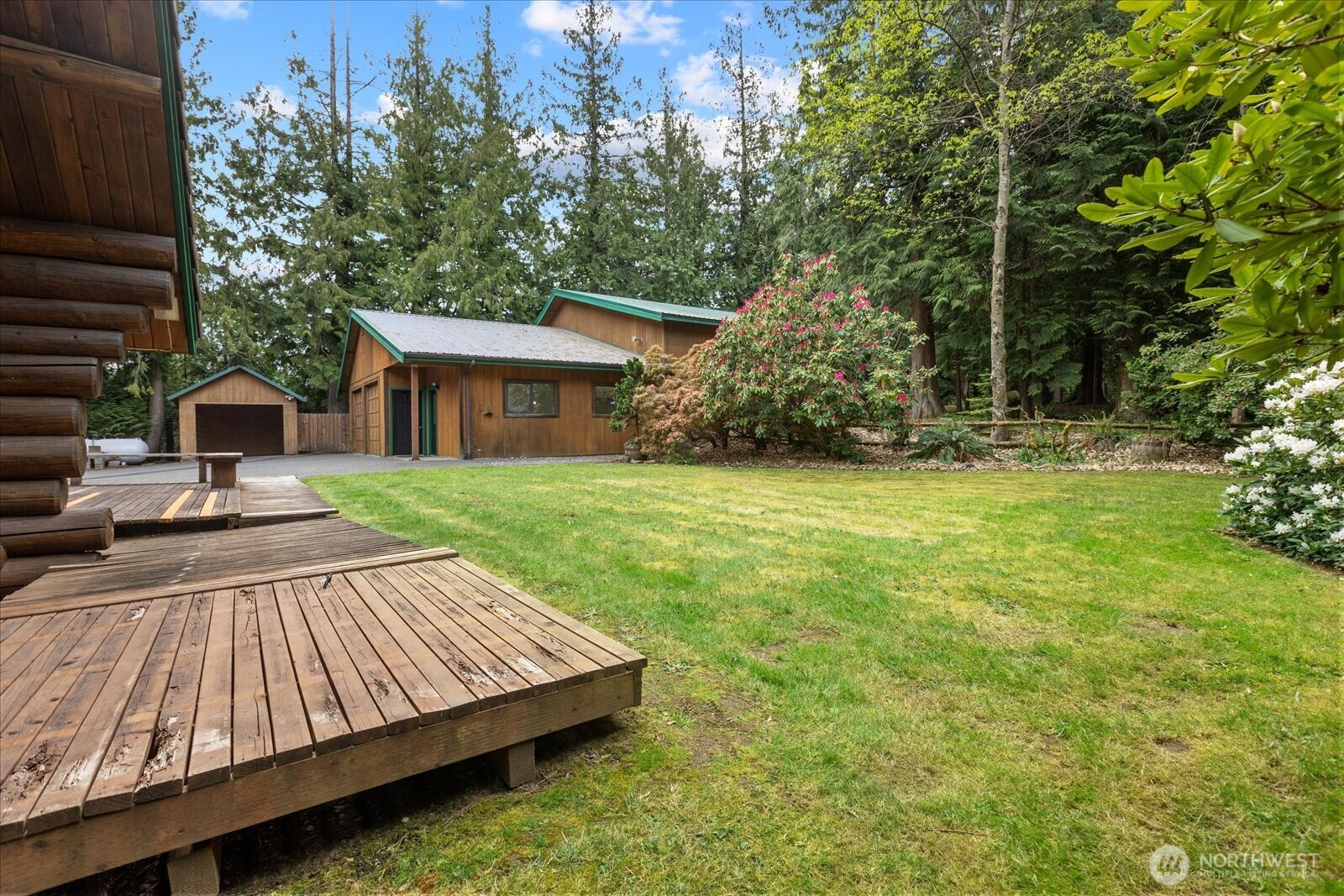 1321 E Smith Road Property Photo 20