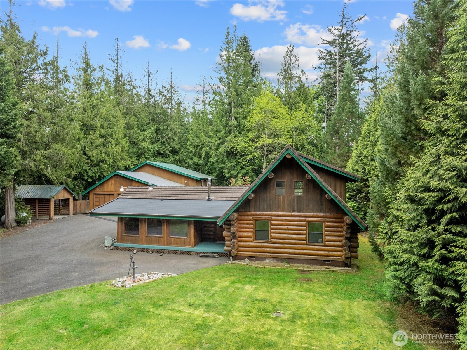 1321 E Smith Road Property Photo 28