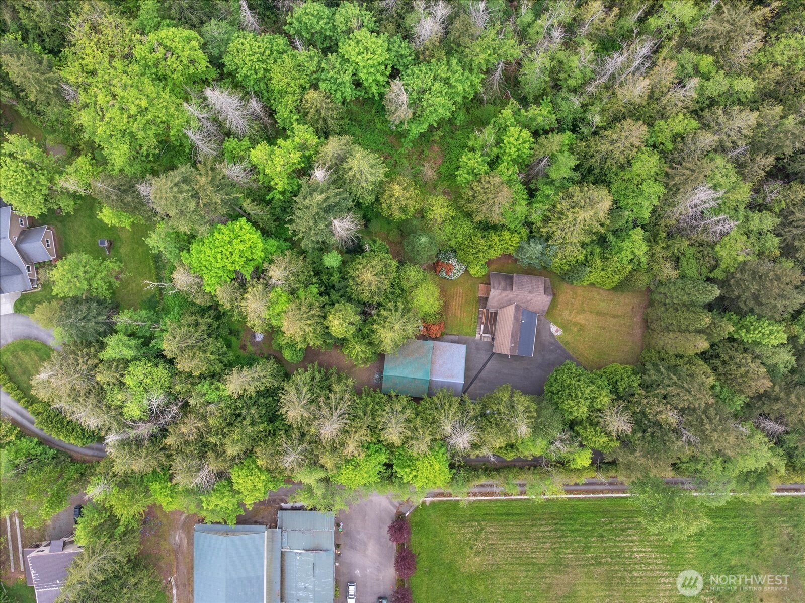 1321 E Smith Road Property Photo 31