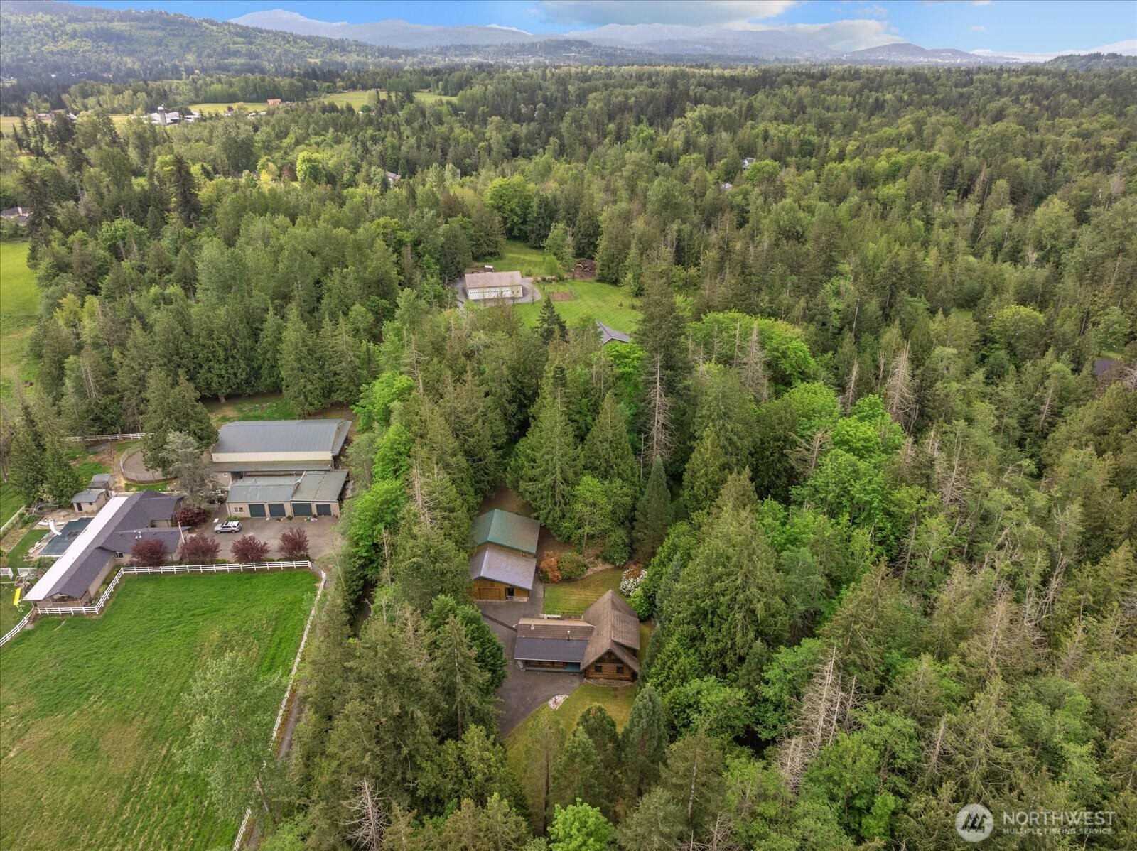 1321 E Smith Road Property Photo 32