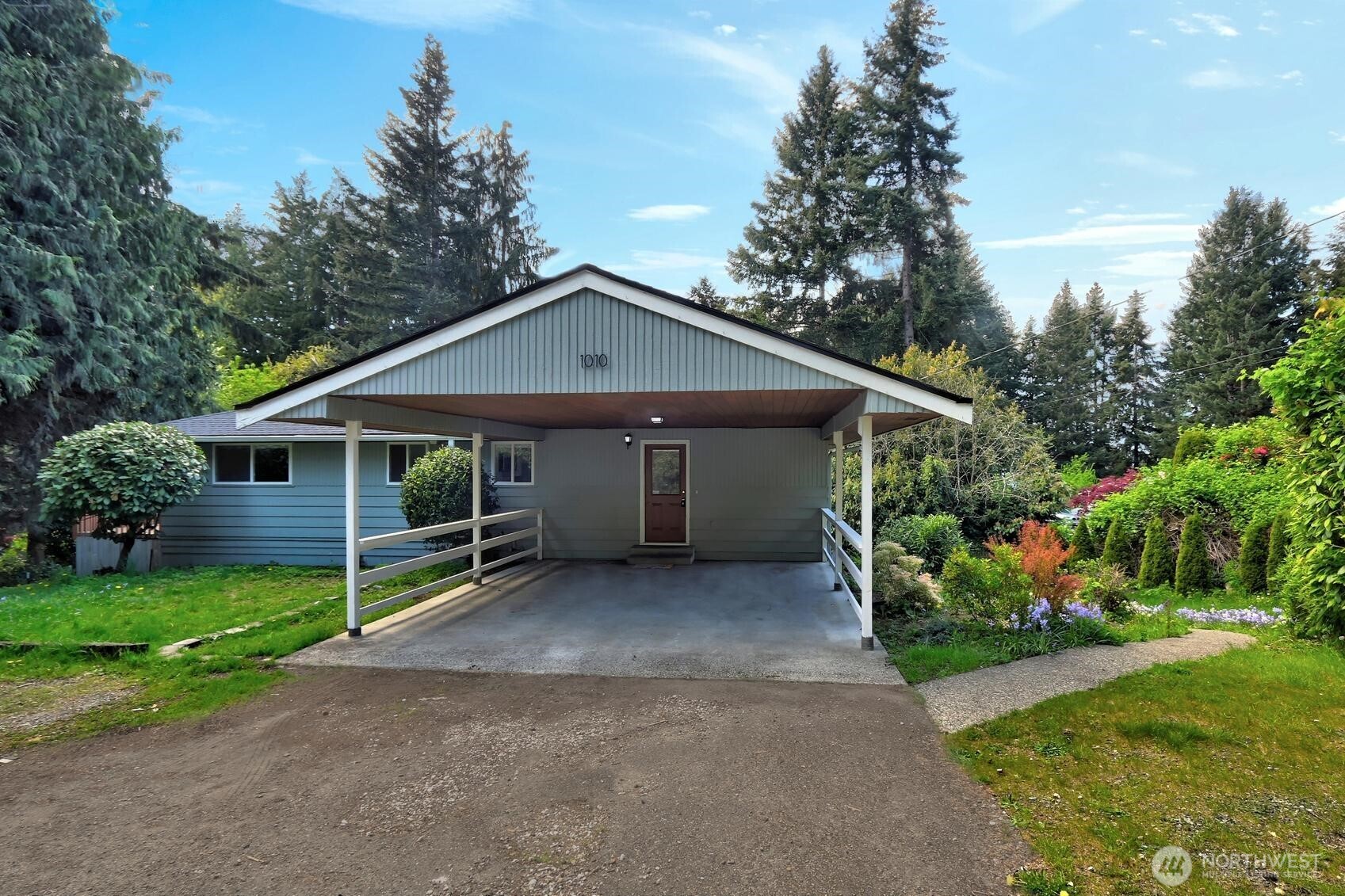 1010 Sw Dash Point Road Property Photo 1