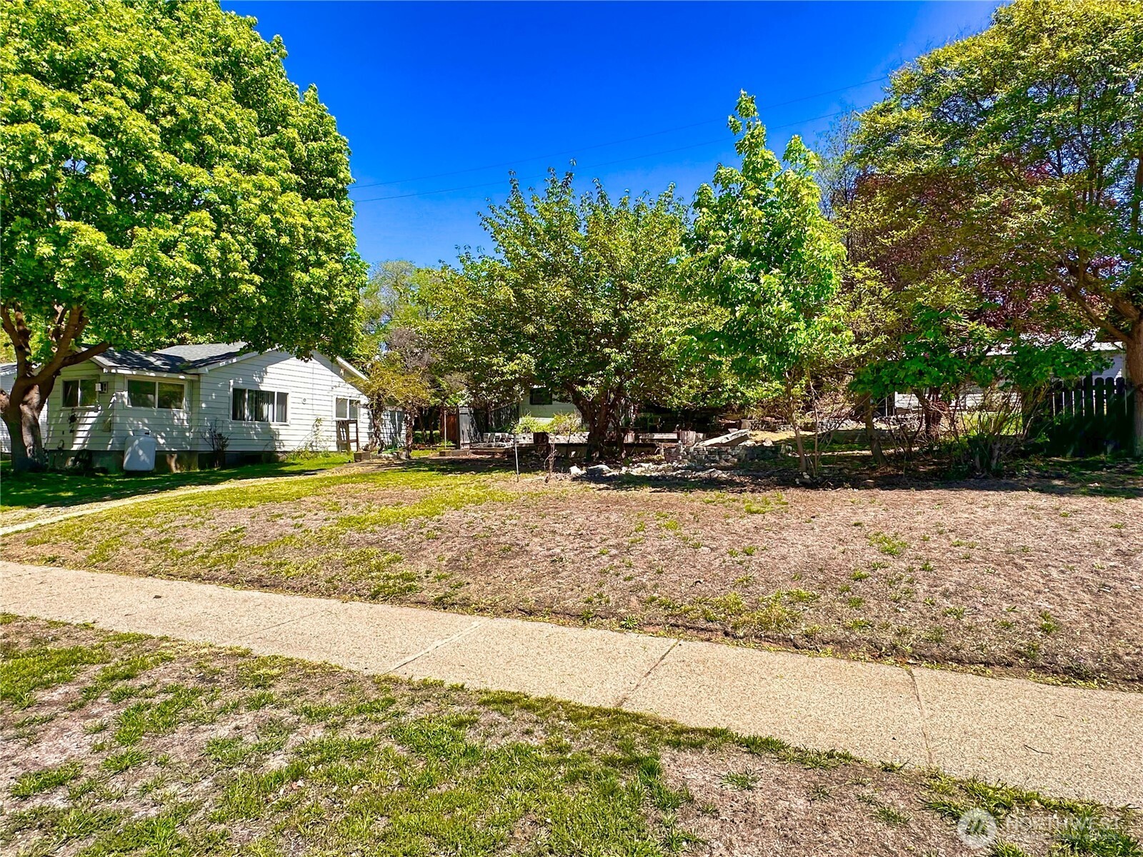 605 Aspen Street Property Photo 1