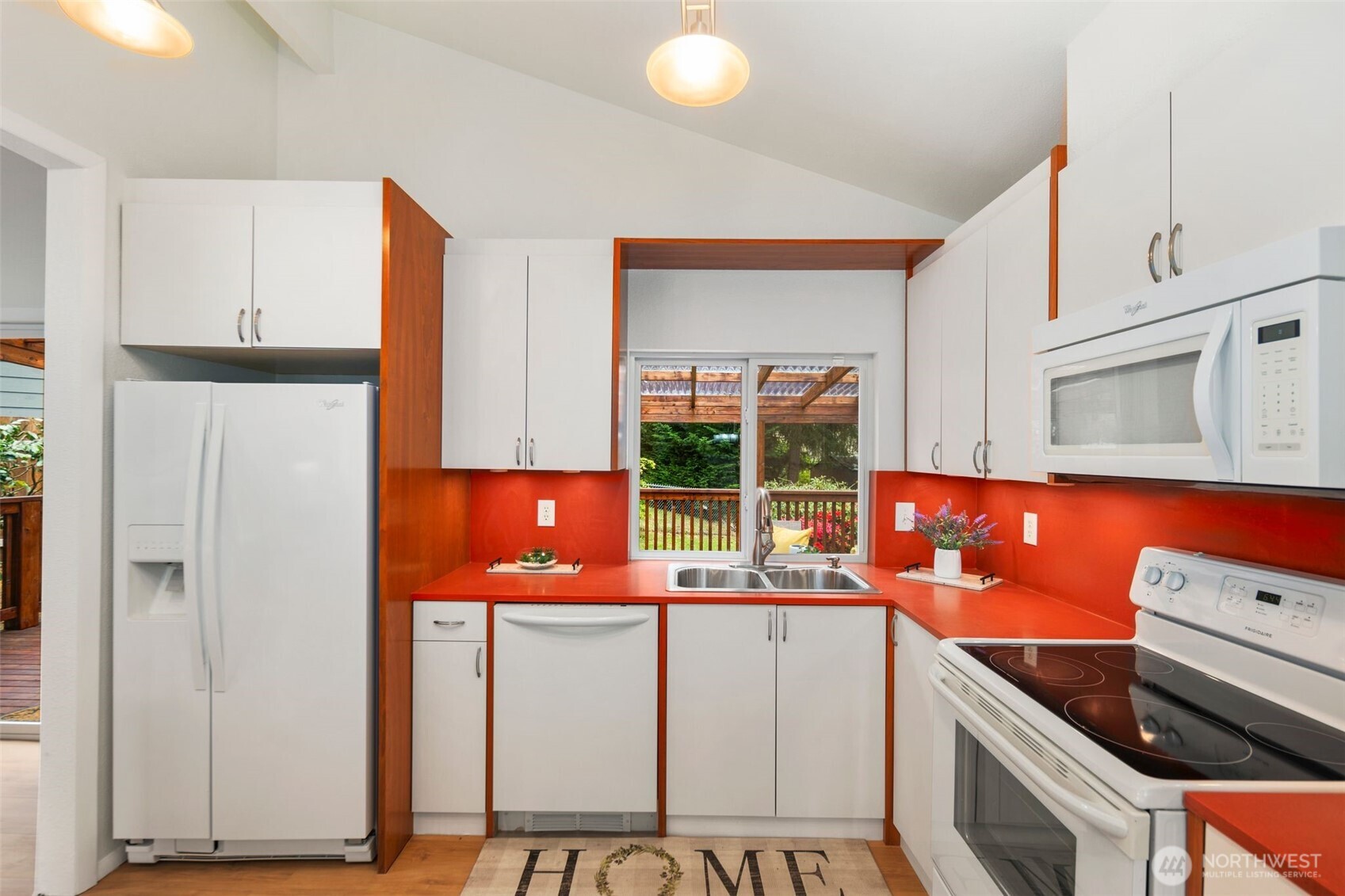 3131 110 Street Property Photo 6