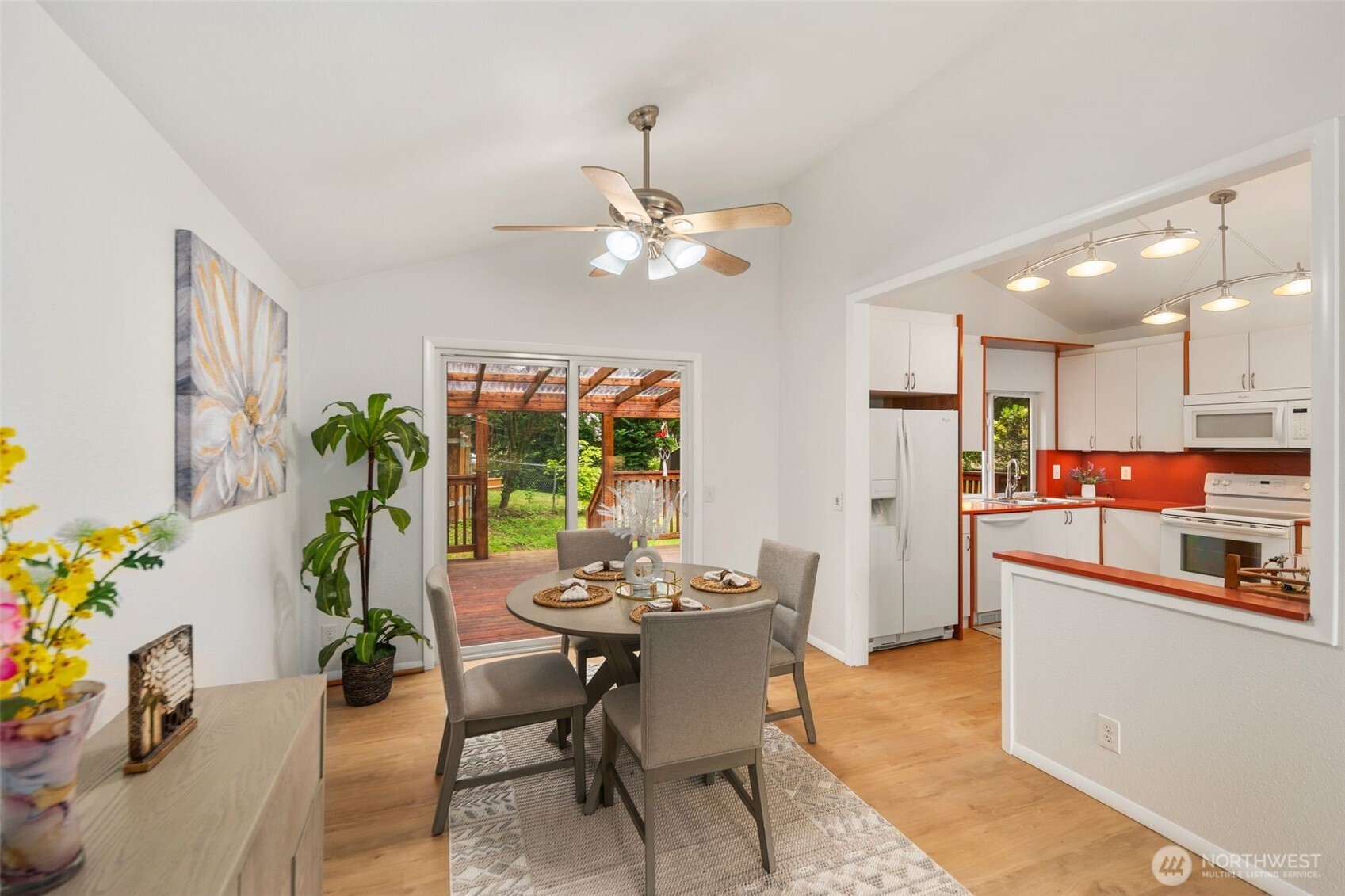 3131 110 Street Property Photo 7