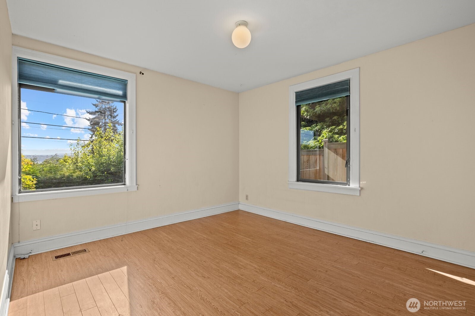 2727 36th Avenue Property Photo 14