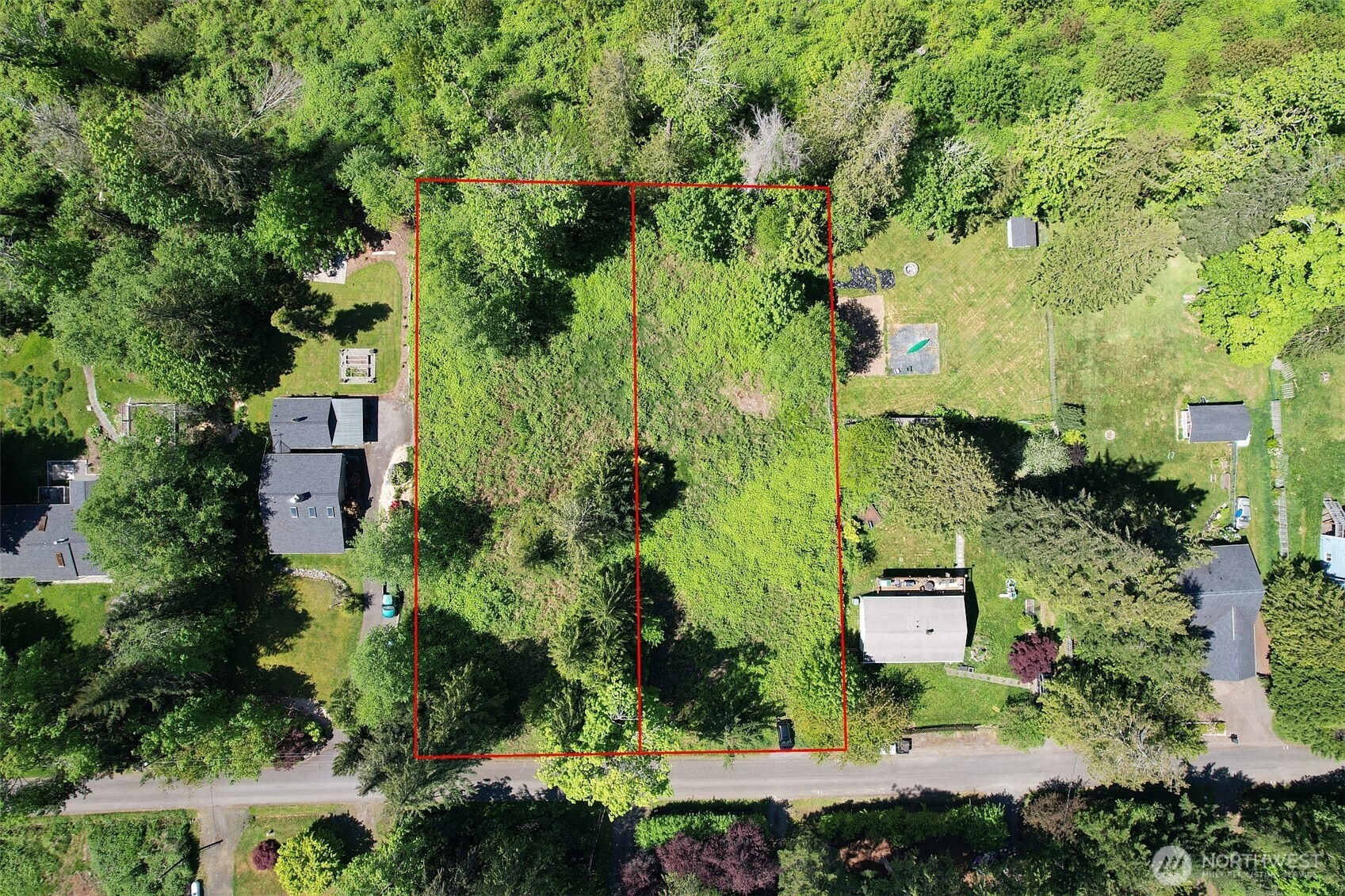 21351 Howard Avenue Property Photo