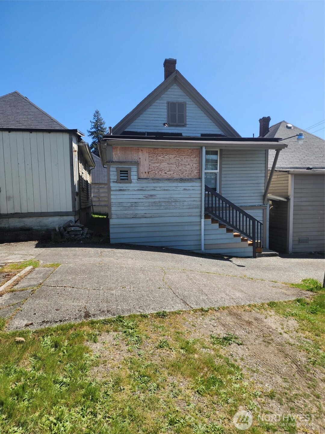 1637 Center Street Property Photo 10