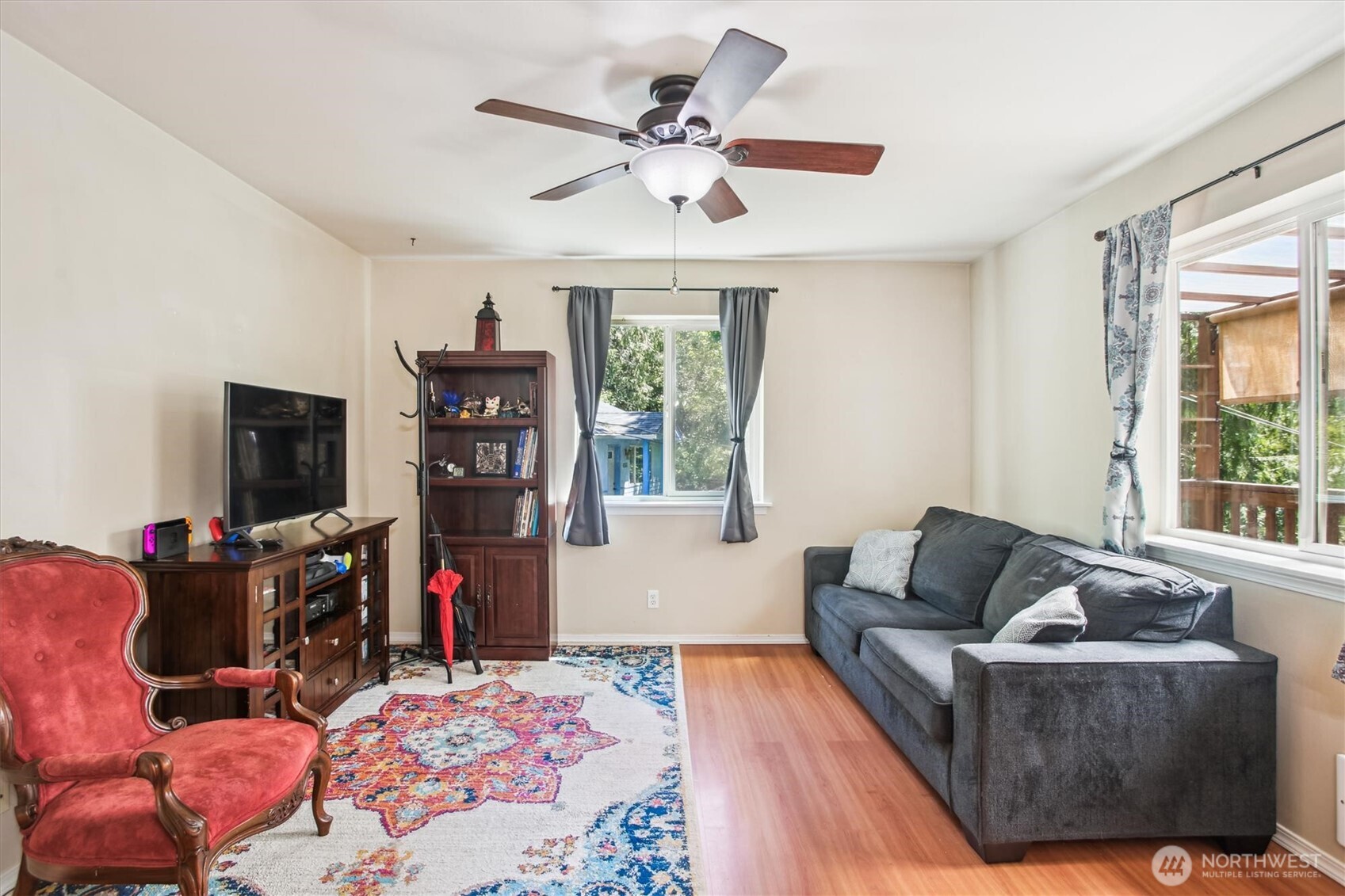 5772 Ne Spruce Drive Property Photo 8
