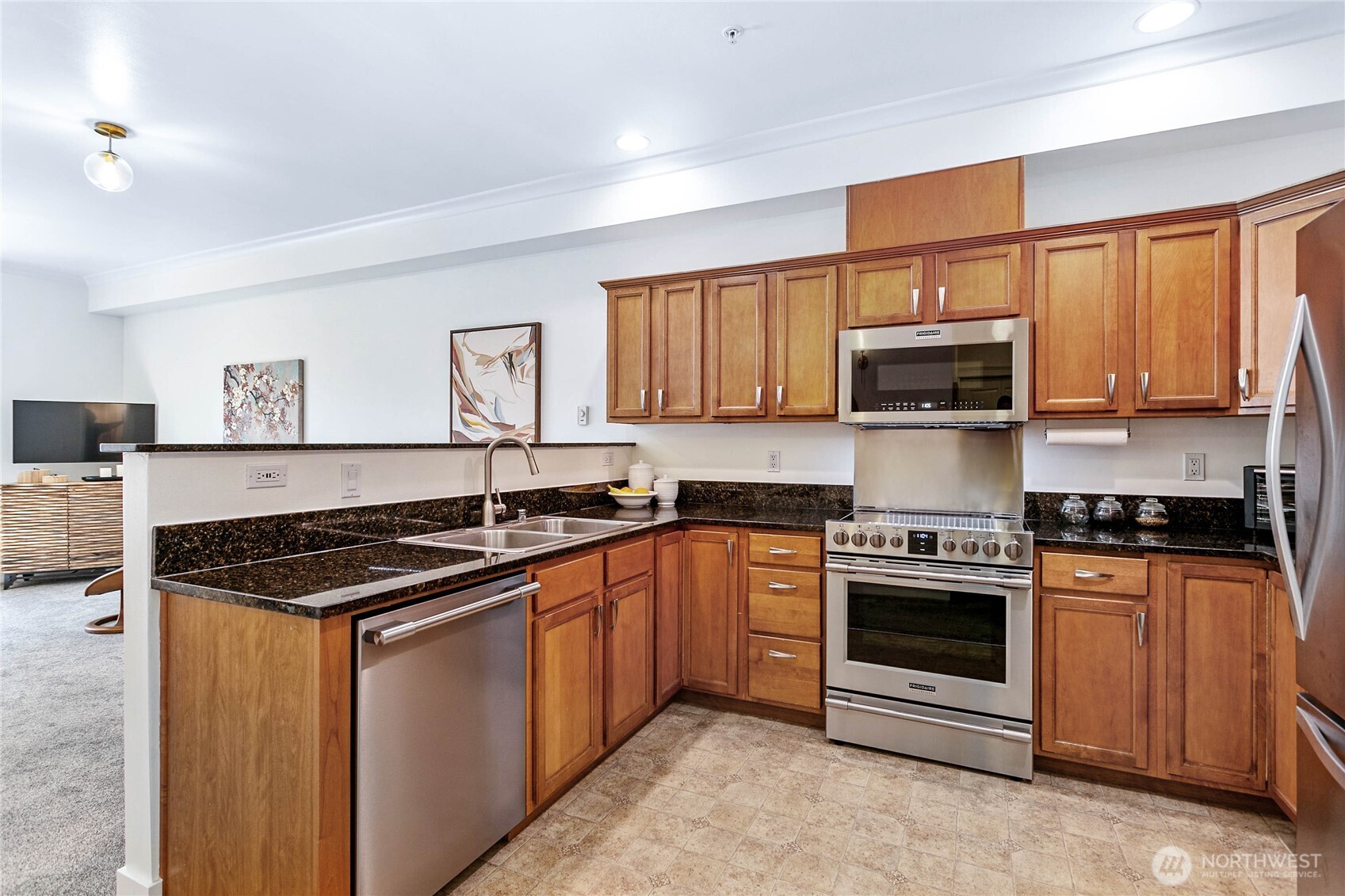 1015 Railroad Avenue 405 Property Photo 2