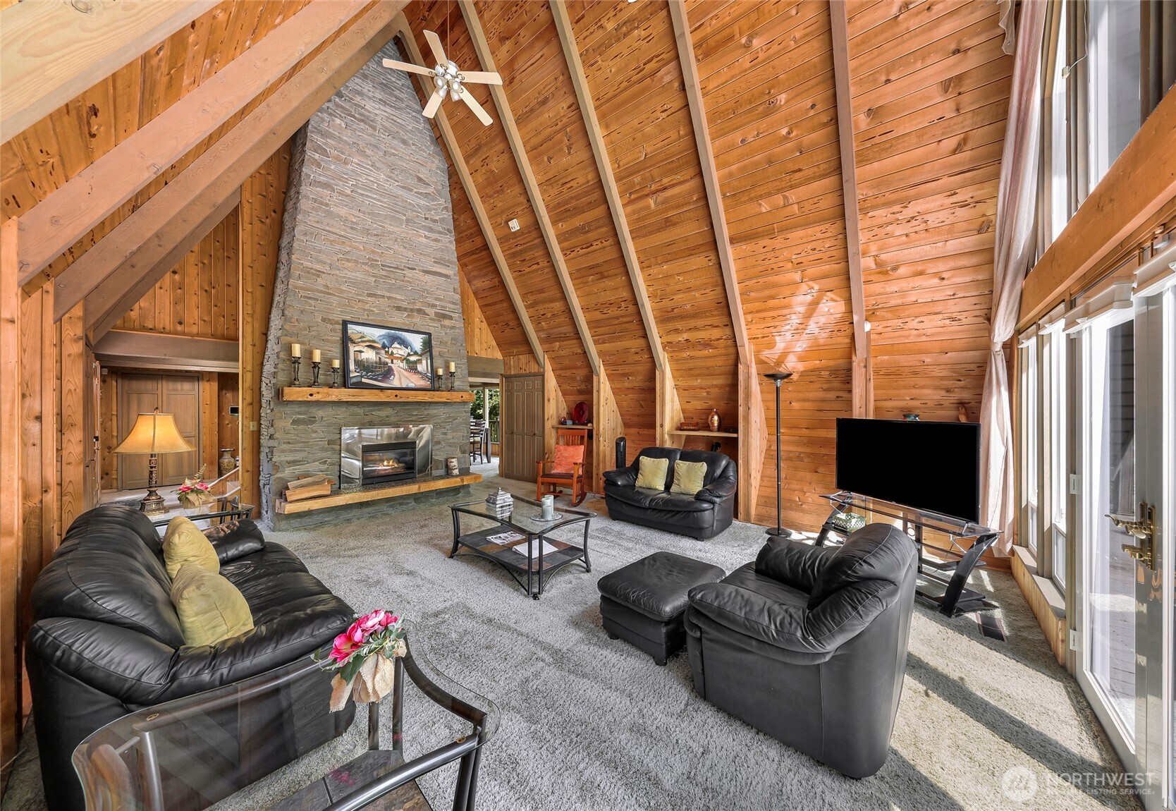 1418 E Blackburn Road Property Photo 6