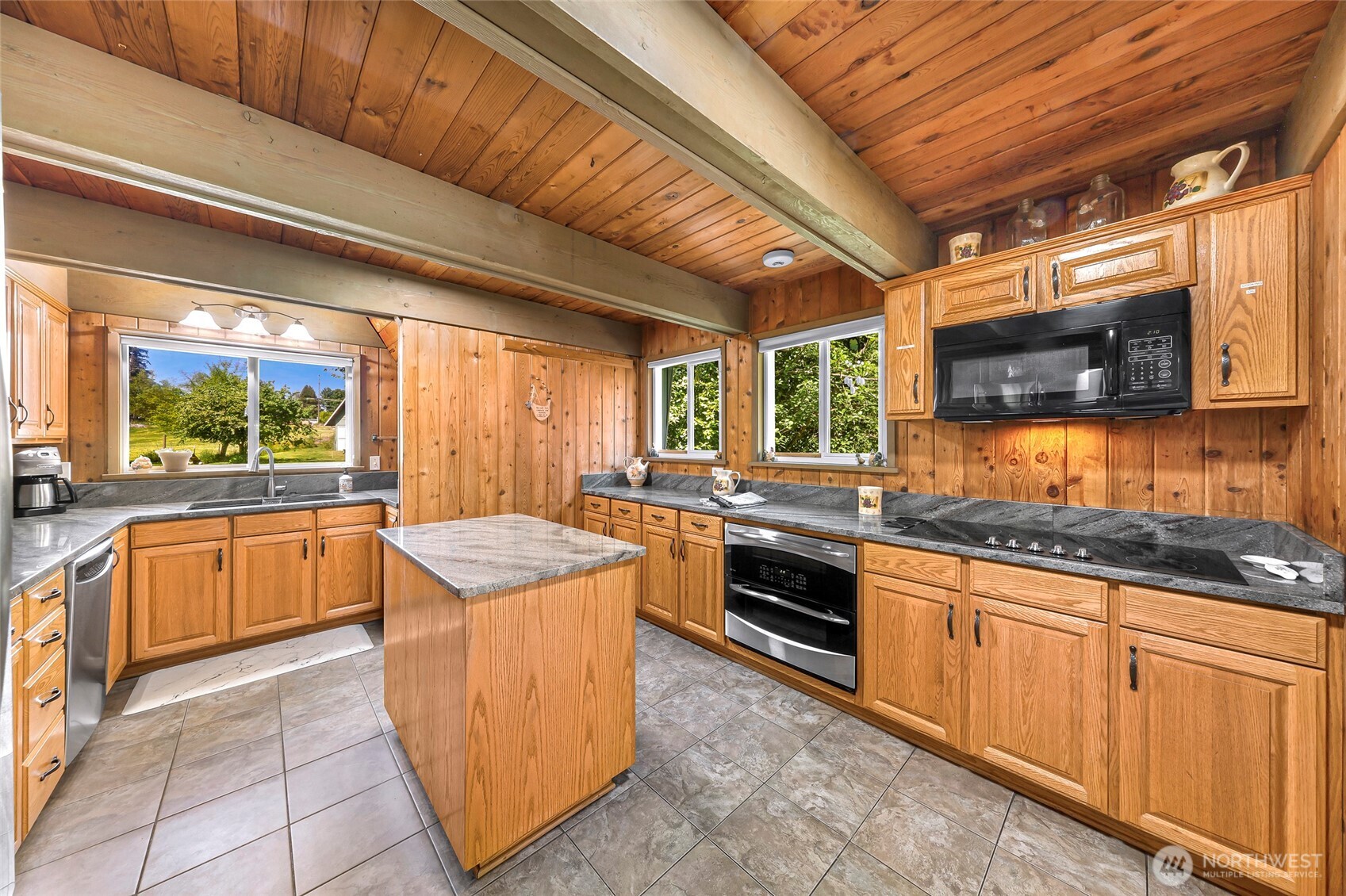 1418 E Blackburn Road Property Photo 13