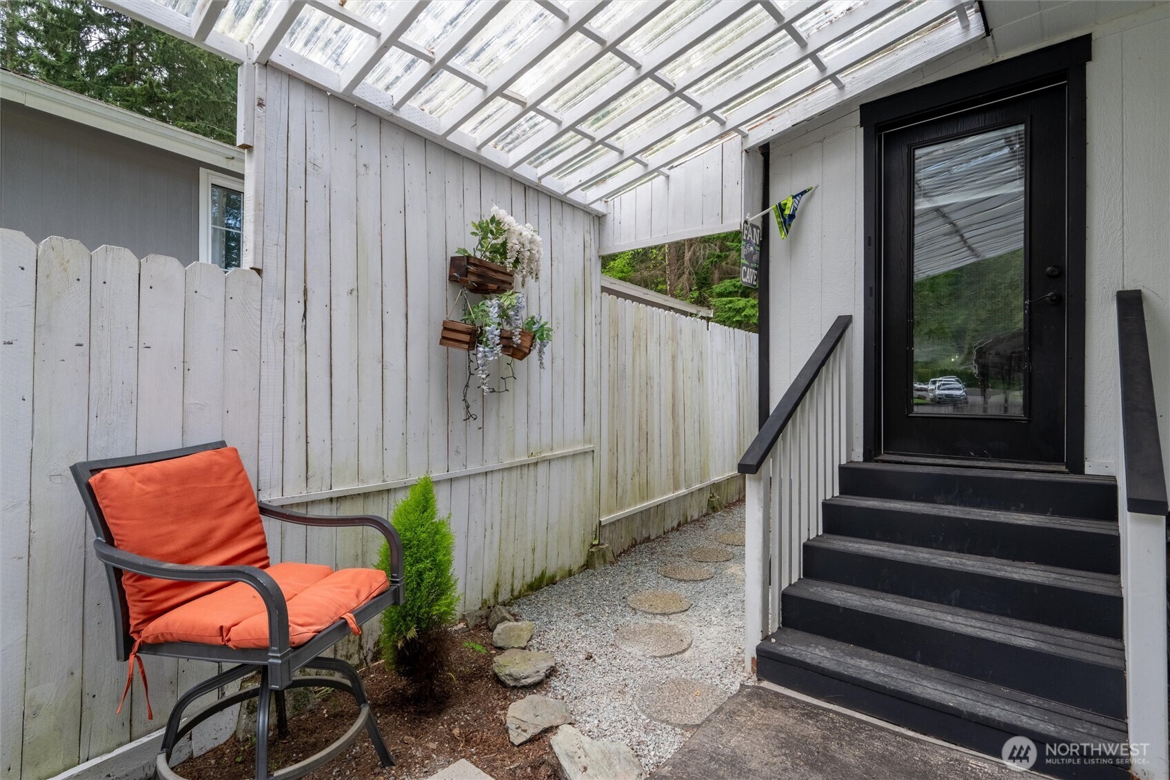 6360 Overland Trail Property Photo 3