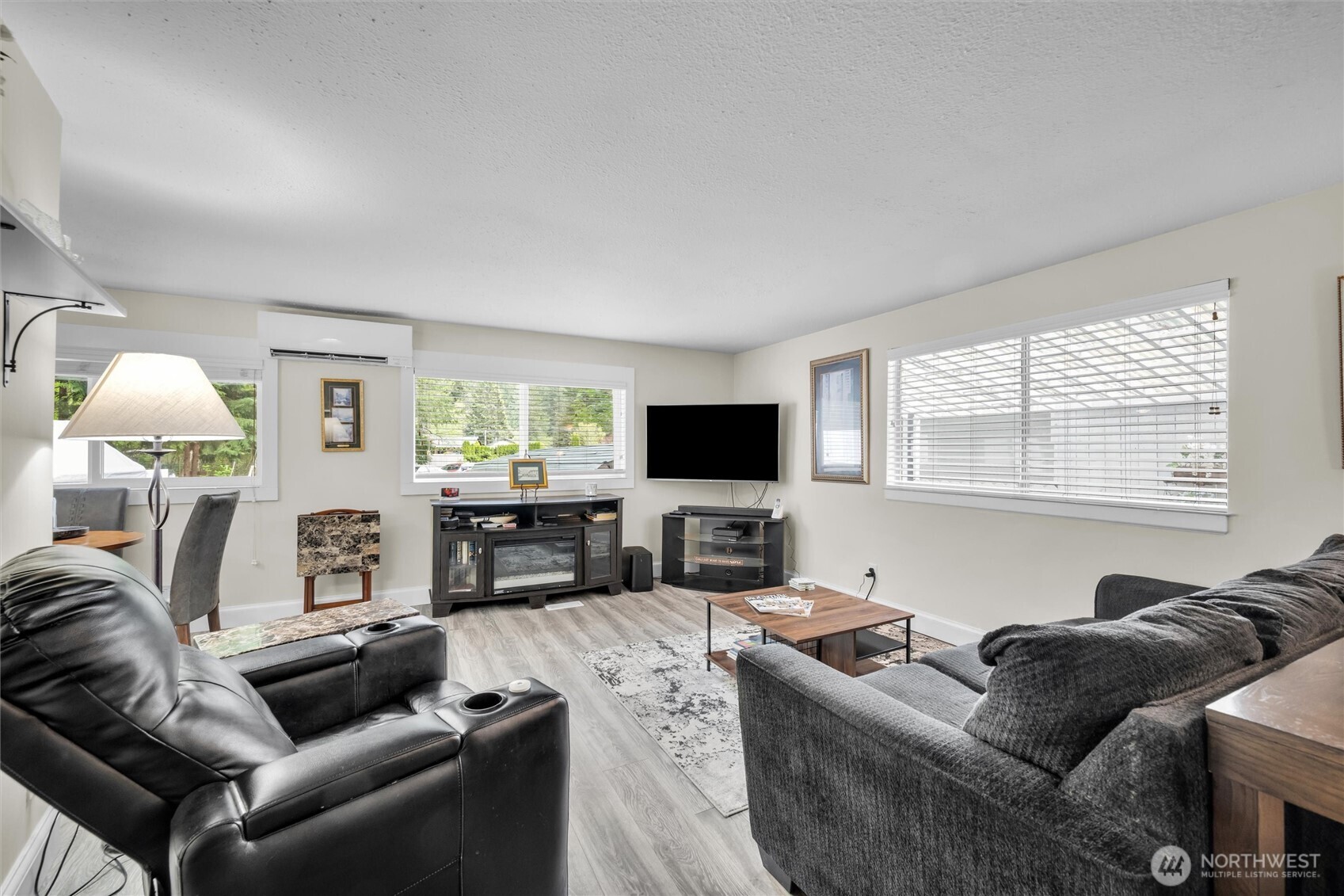 6360 Overland Trail Property Photo 13