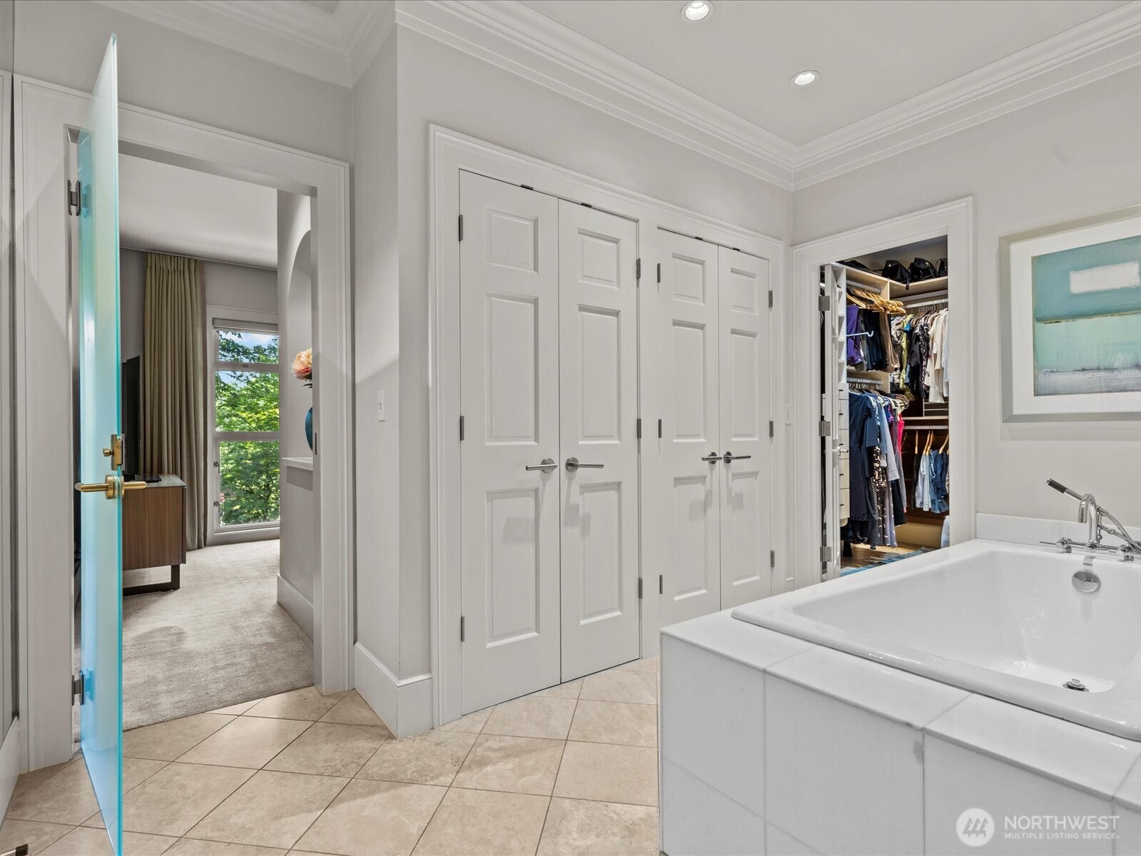 3332 E Ford Place Property Photo 10