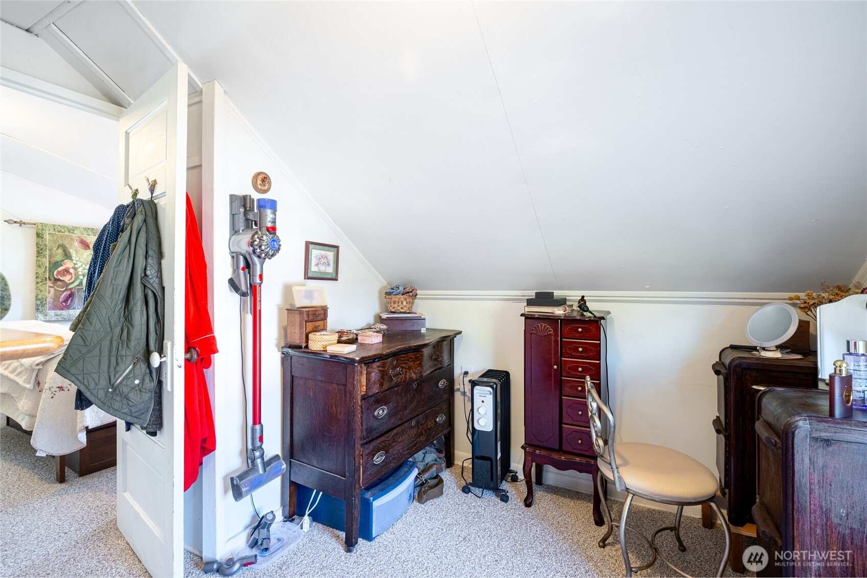 511 Loftus Road Property Photo 15