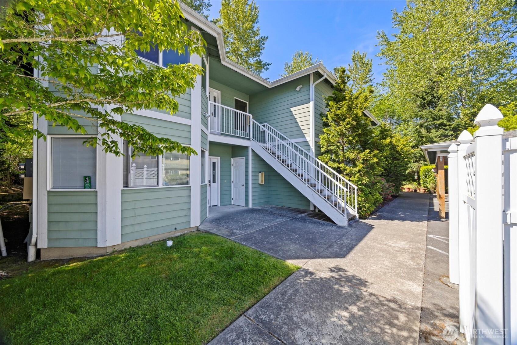 909 Orchid Place 201 Property Photo 1