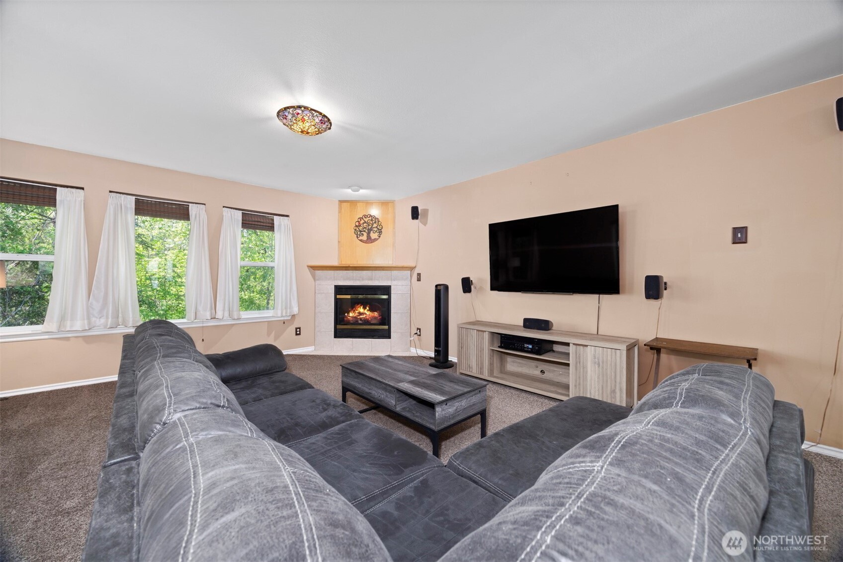 909 Orchid Place 201 Property Photo 6