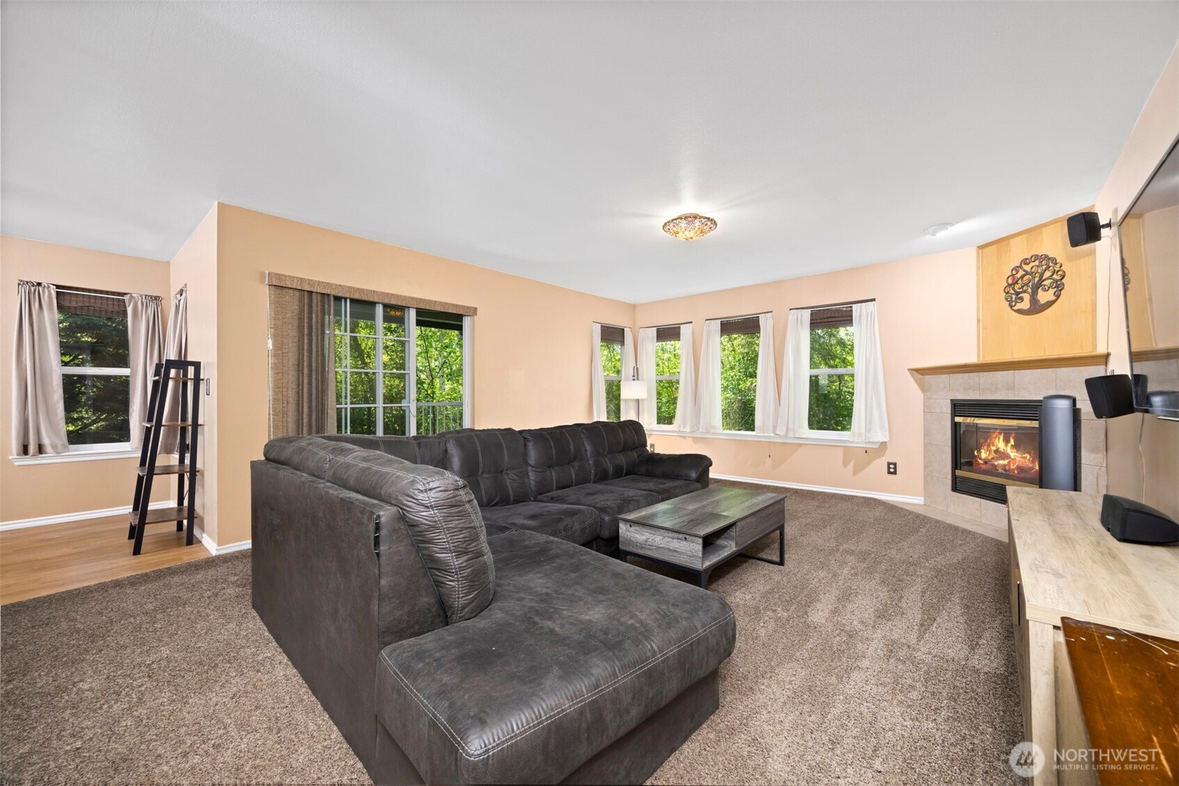 909 Orchid Place 201 Property Photo 8