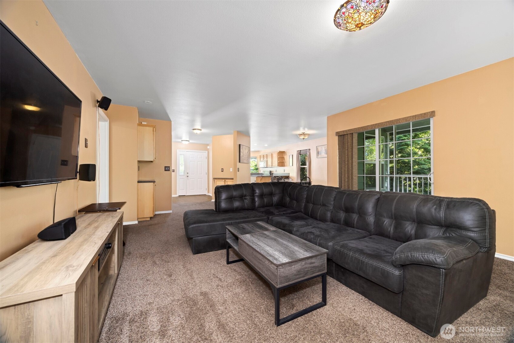 909 Orchid Place 201 Property Photo 9