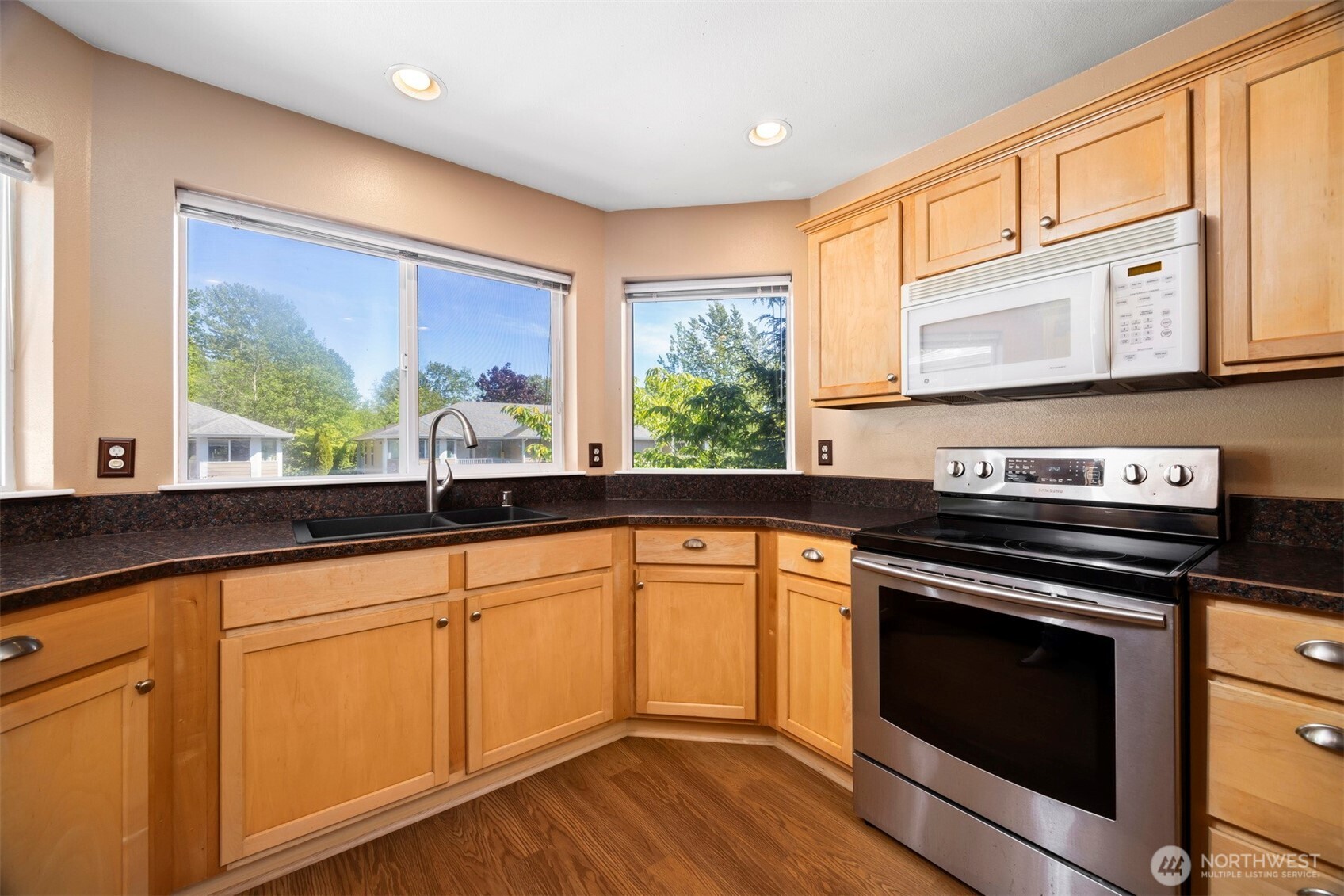 909 Orchid Place 201 Property Photo 17