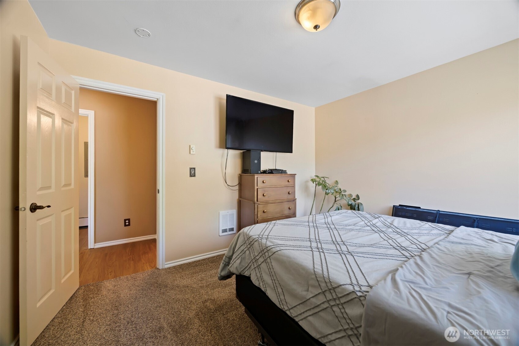 909 Orchid Place 201 Property Photo 29