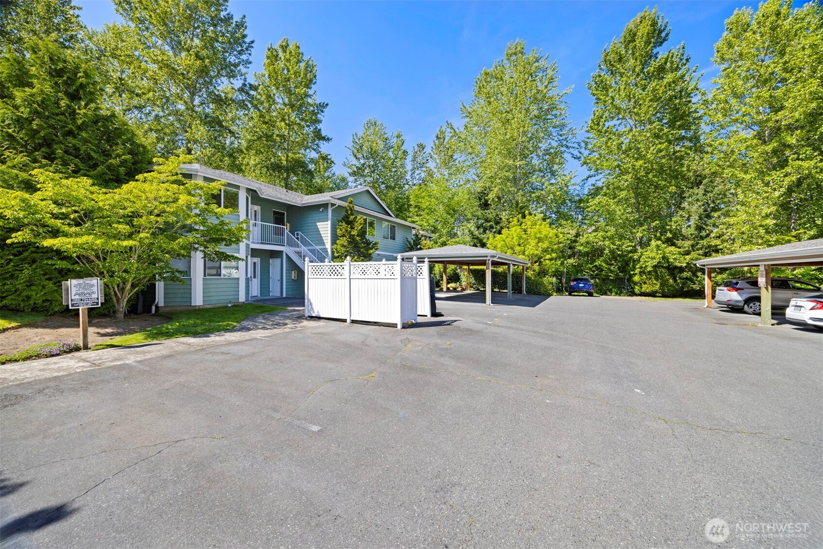 909 Orchid Place 201 Property Photo 35