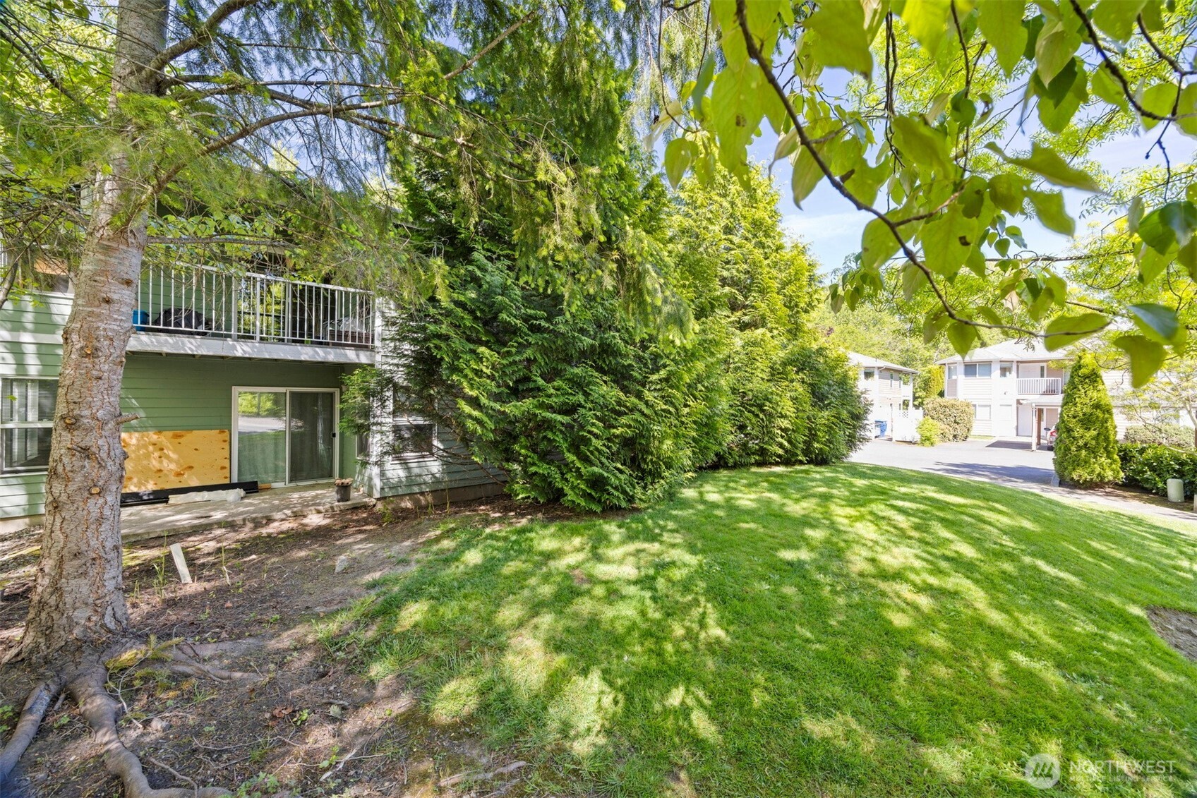 909 Orchid Place 201 Property Photo 38