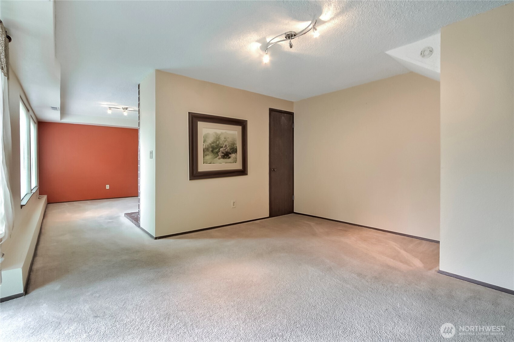 3122 N Vassault Street Property Photo 11