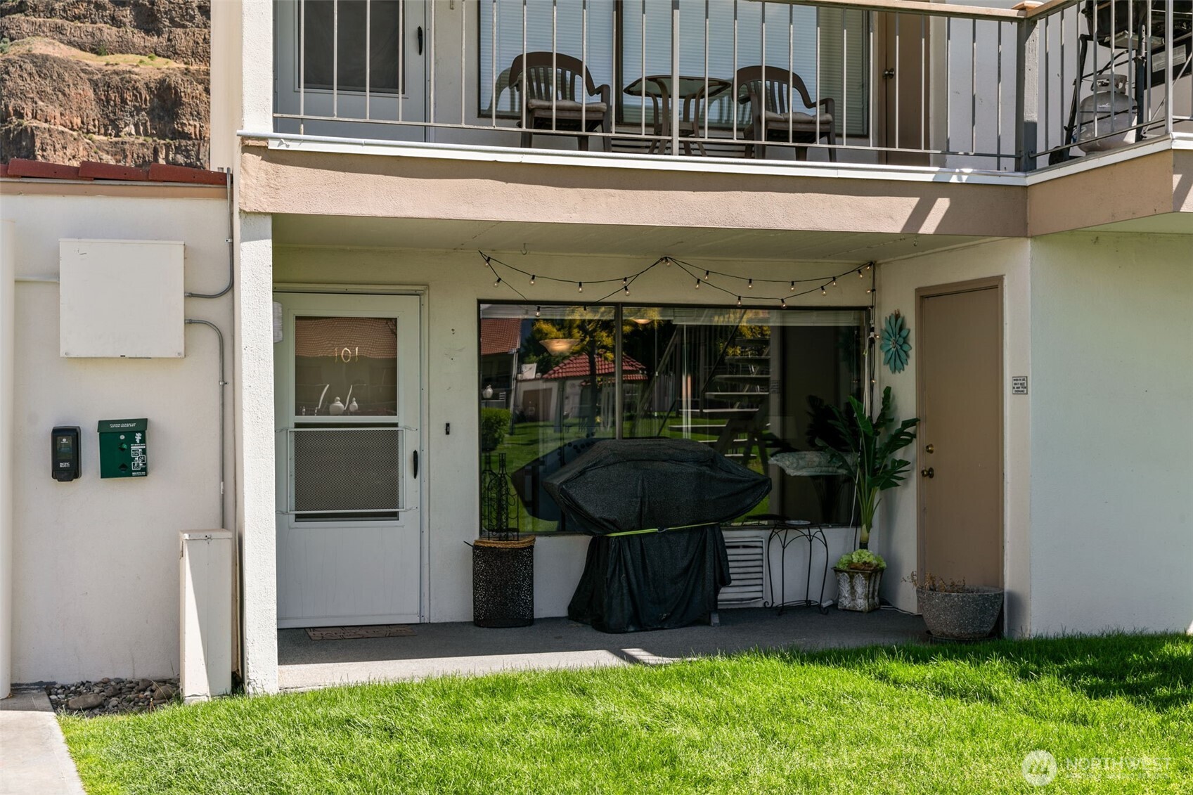 8903 Crescent Bar Road 101 Property Photo 10