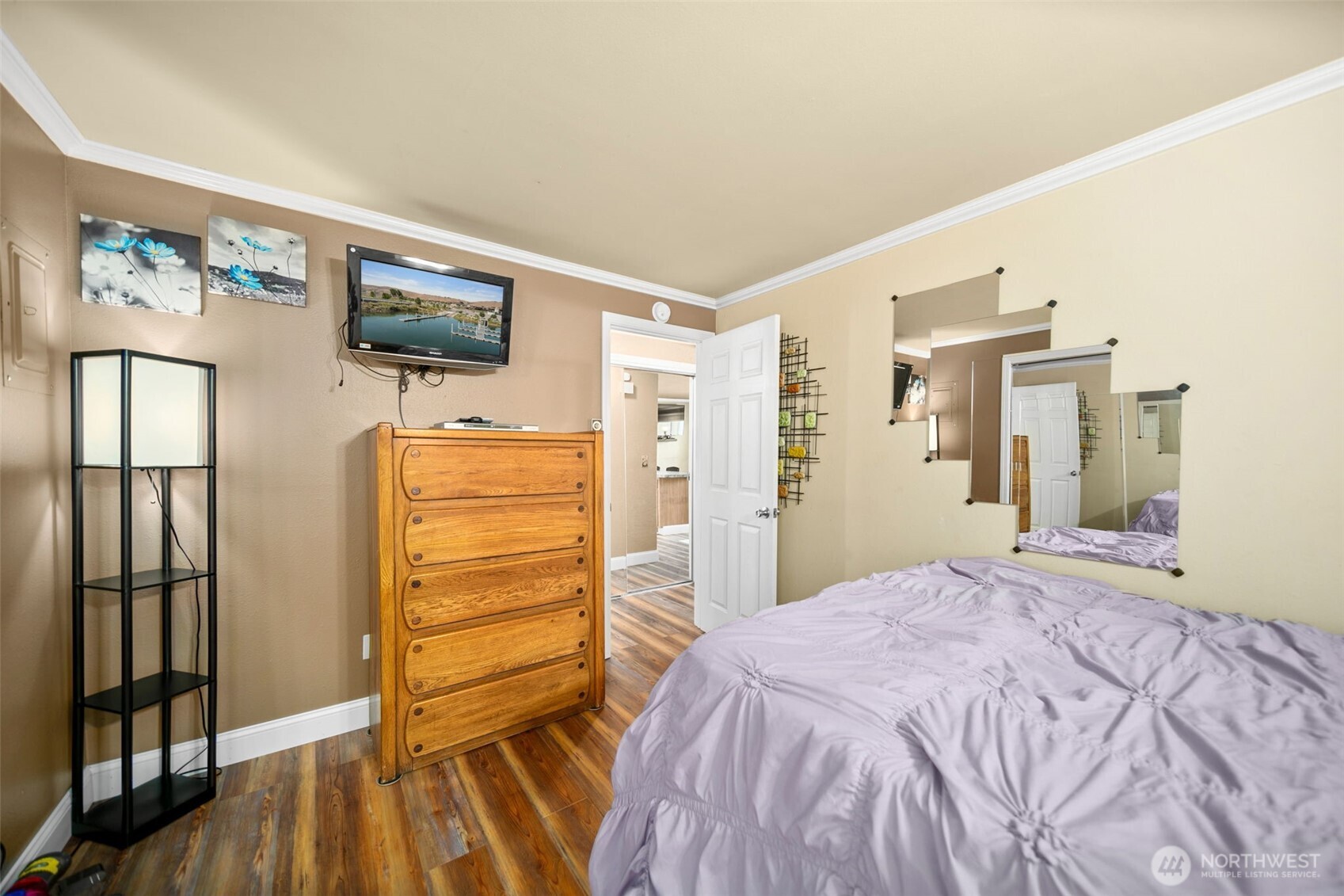 8903 Crescent Bar Road 101 Property Photo 17
