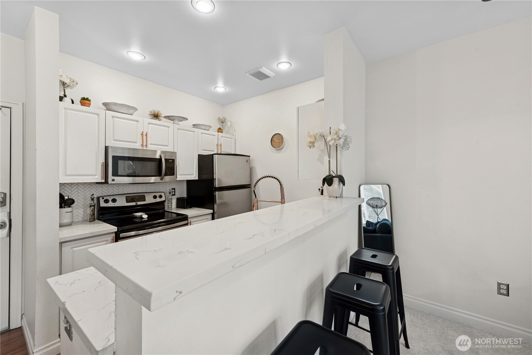 2415 2nd Avenue 438 Property Photo 3