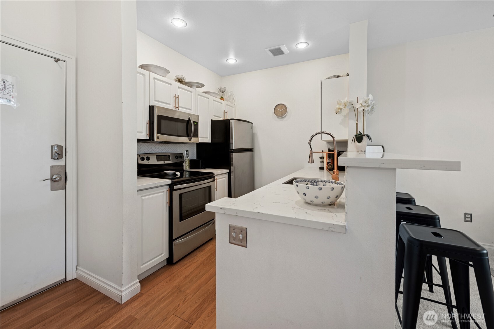 2415 2nd Avenue 438 Property Photo 5