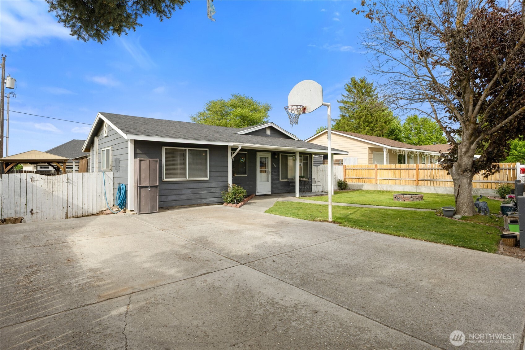 322 W 8th Street Property Photo 3