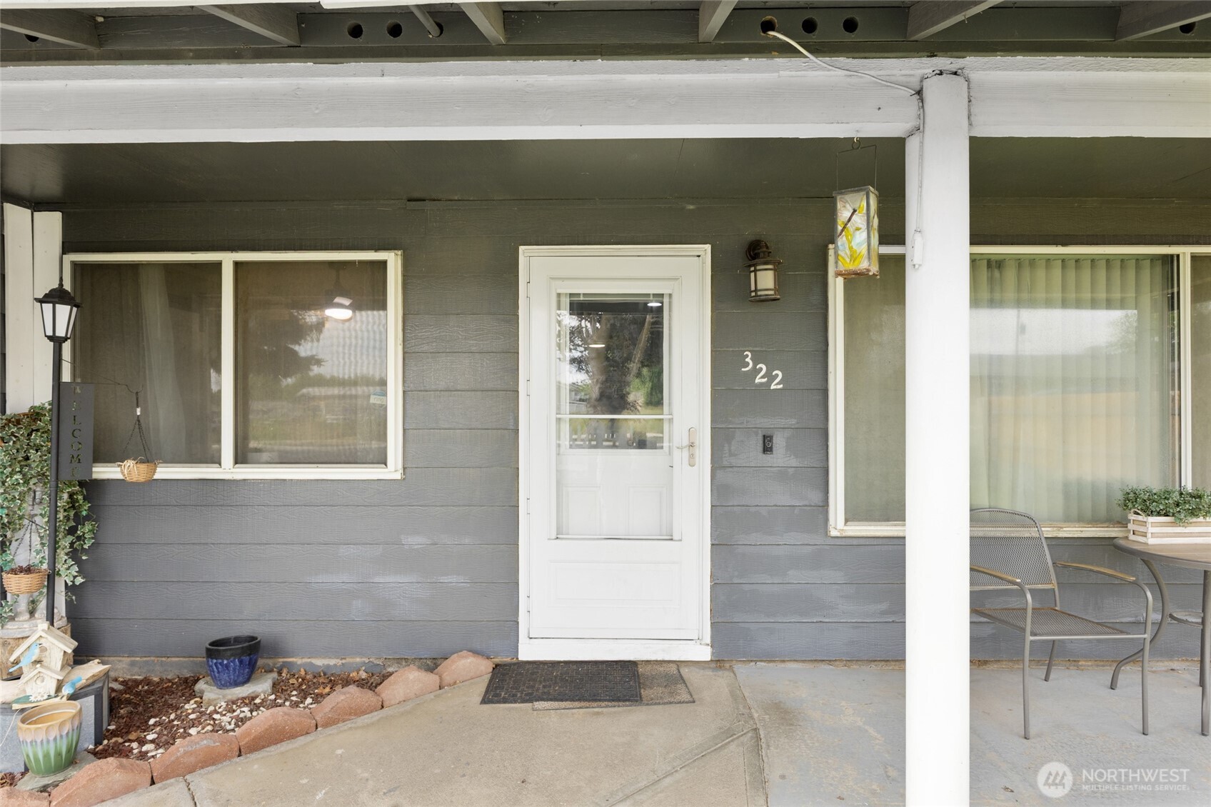 322 W 8th Street Property Photo 5