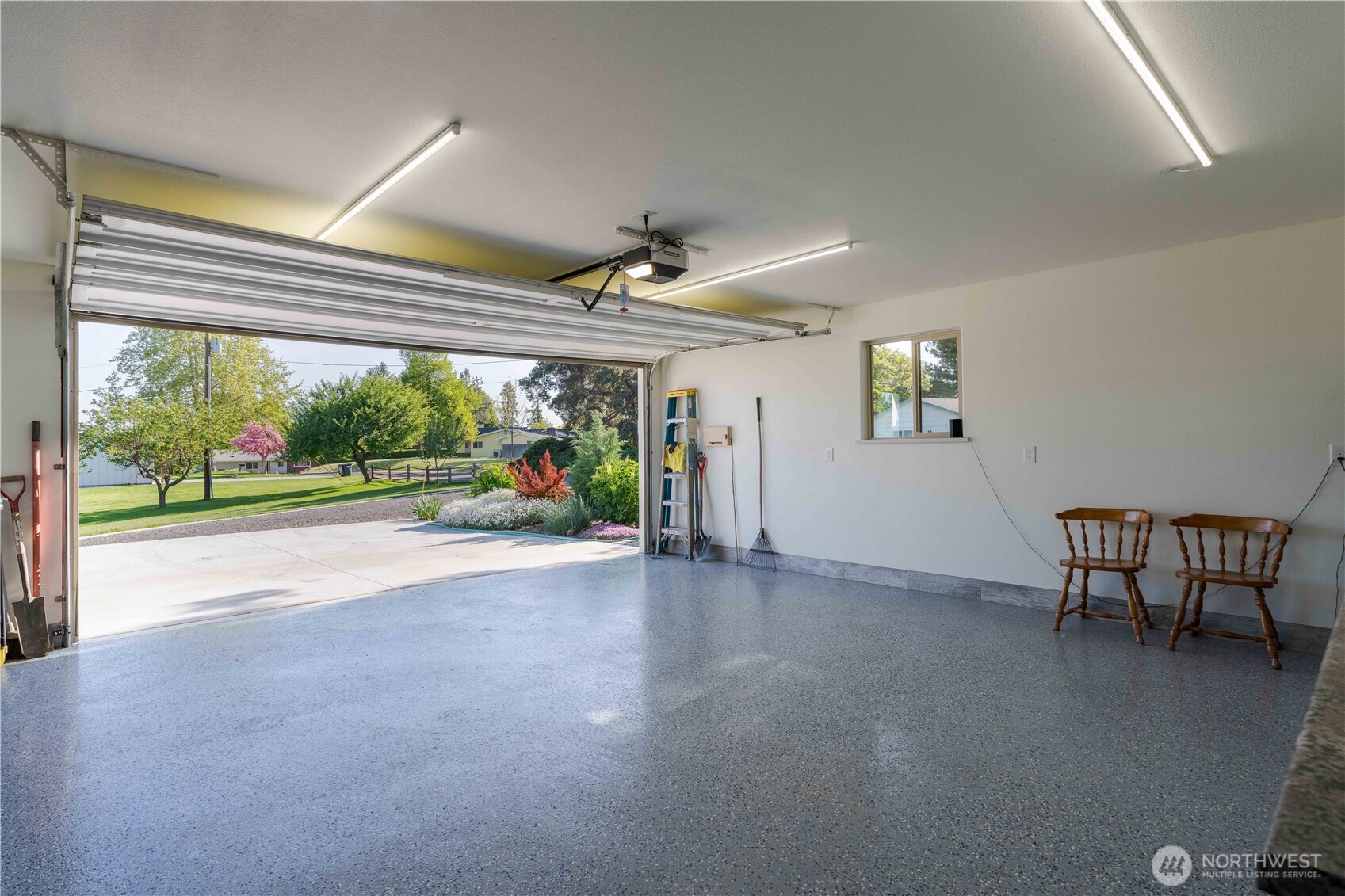 919 Stanley Dr Property Photo 36