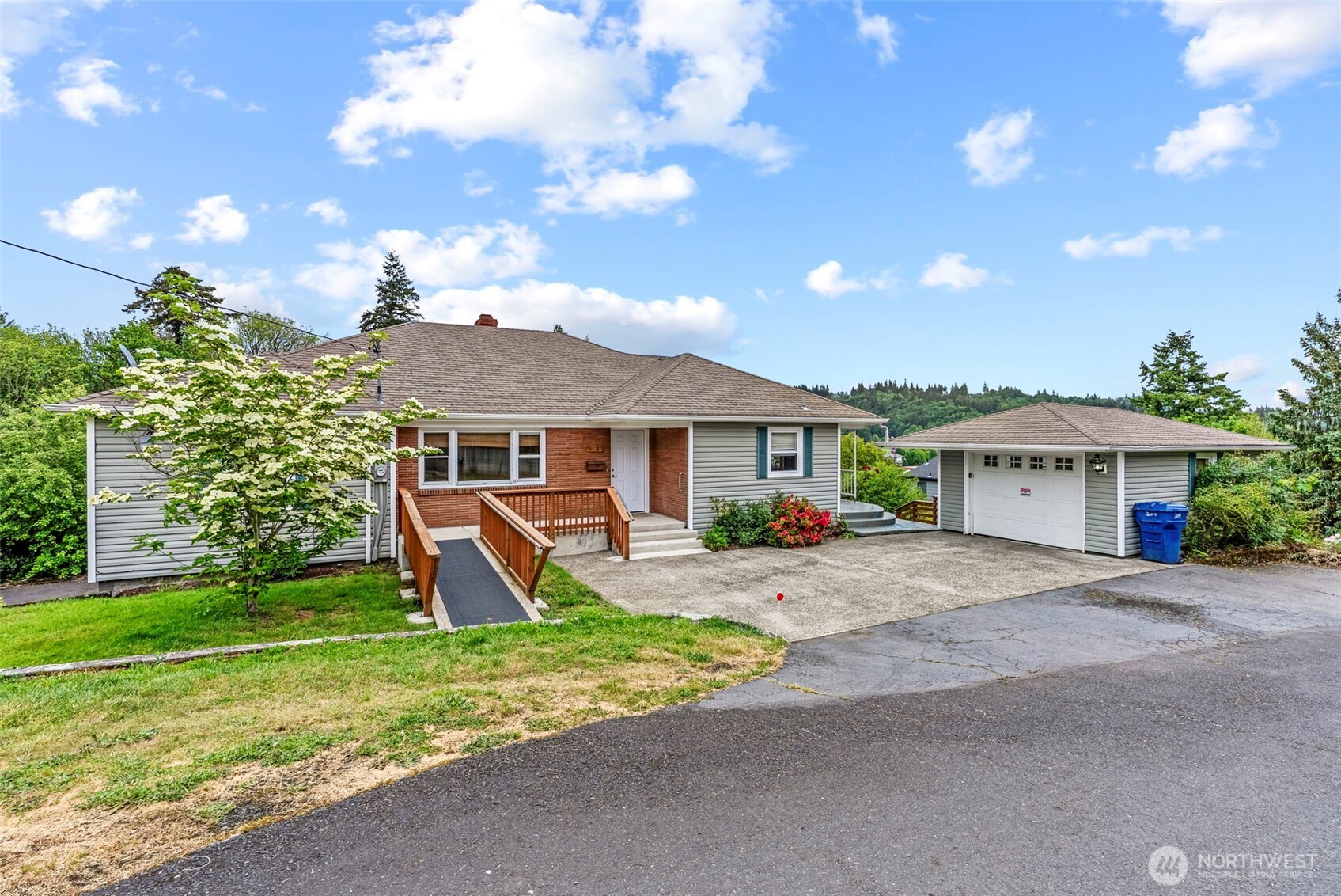 304 Holly Street Property Photo