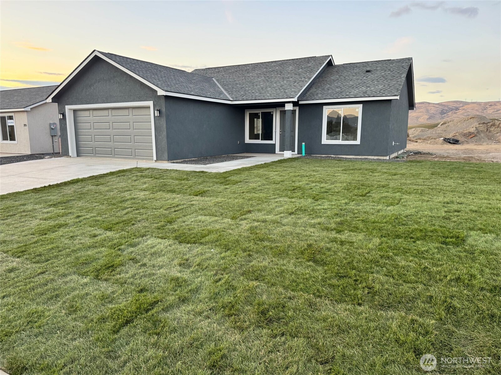 207 Rattray Drive Property Photo 3