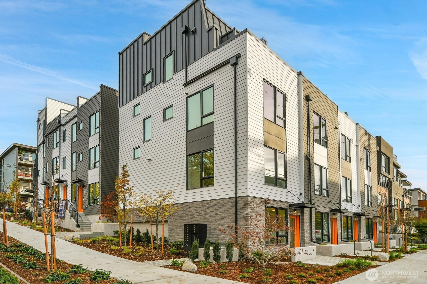 2372 Franklin Avenue Property Photo 1