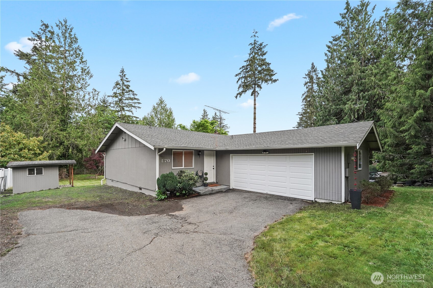 70 E Huckleberry Drive Property Photo 1