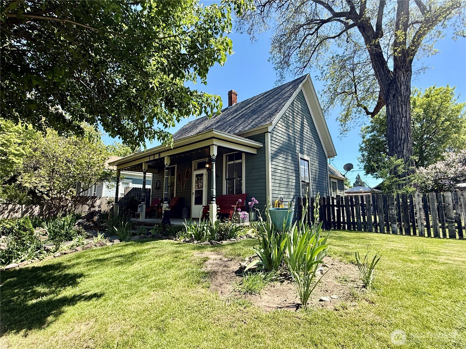 308 E Spring Street Property Photo 1