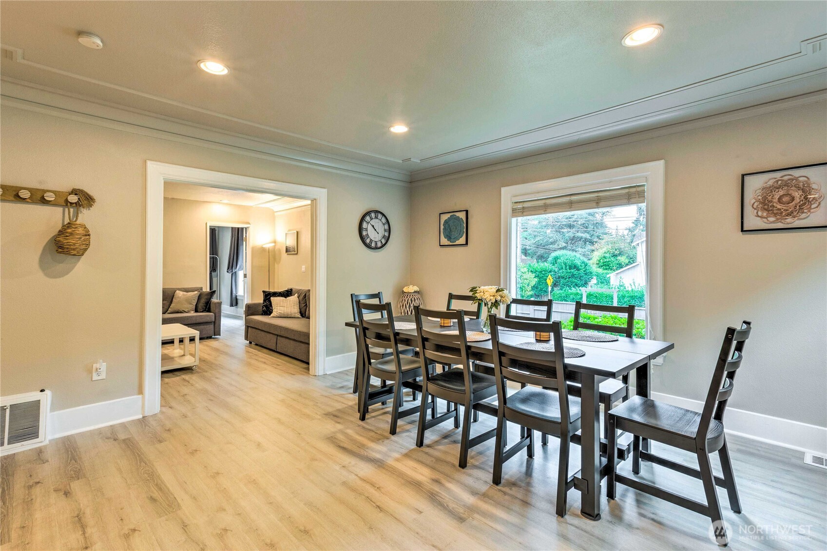 1934 Ne Northgate Way Property Photo 9