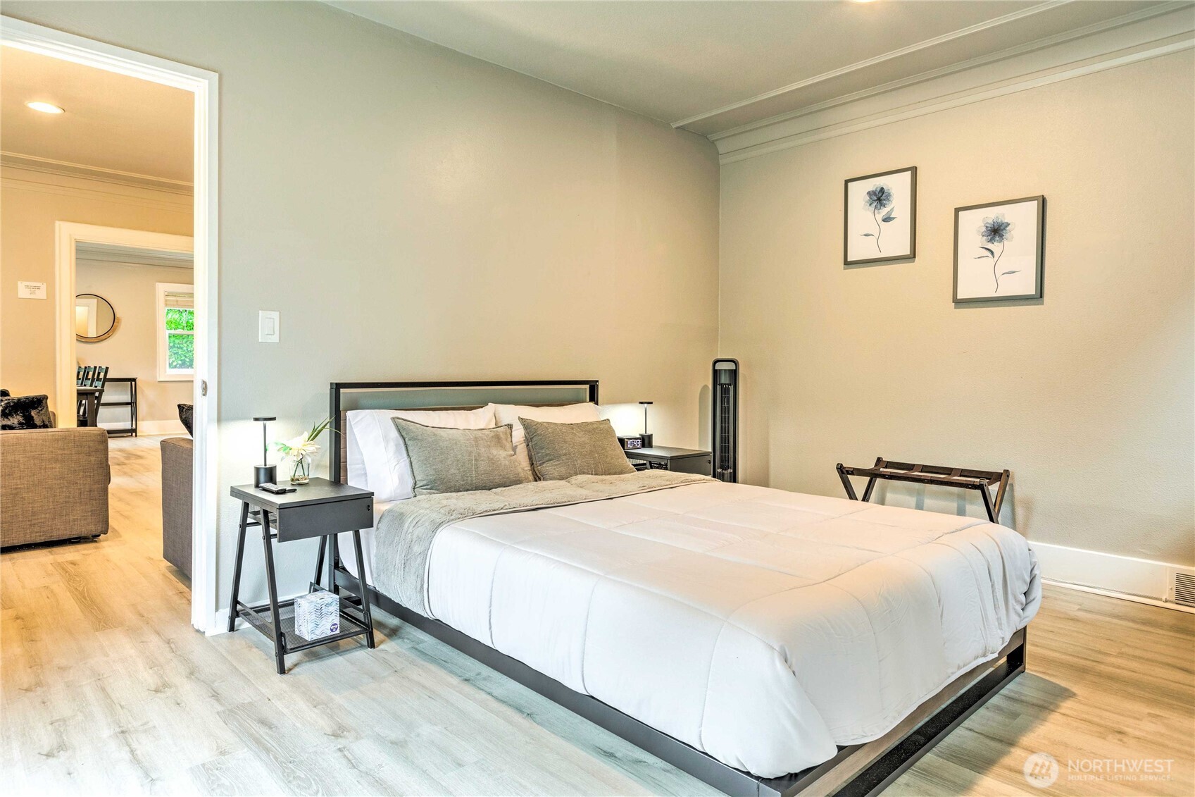 1934 Ne Northgate Way Property Photo 13