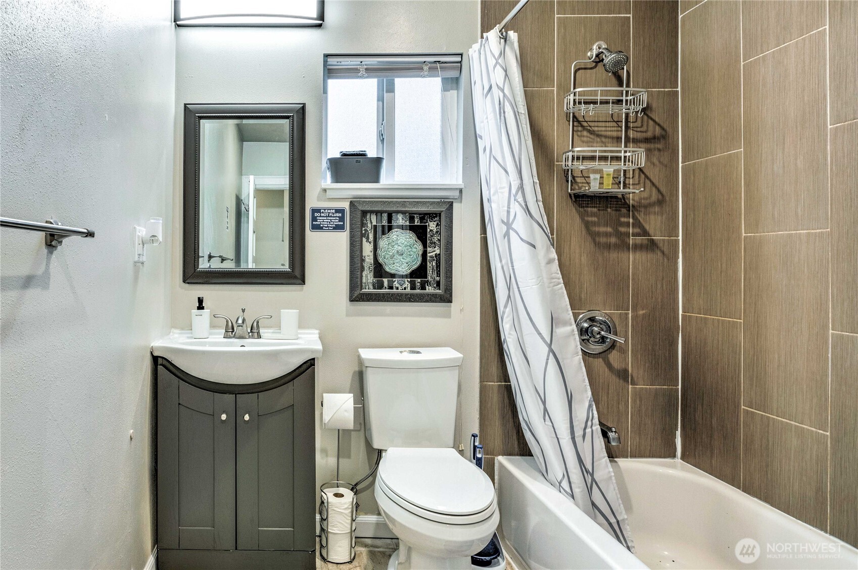 1934 Ne Northgate Way Property Photo 14