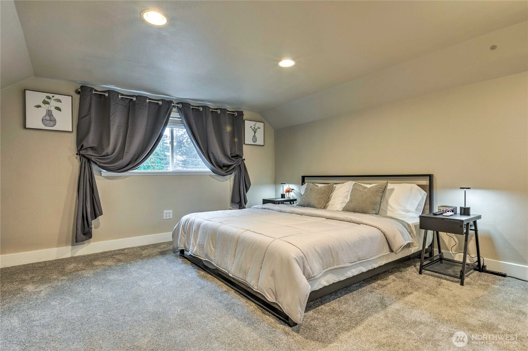 1934 Ne Northgate Way Property Photo 17