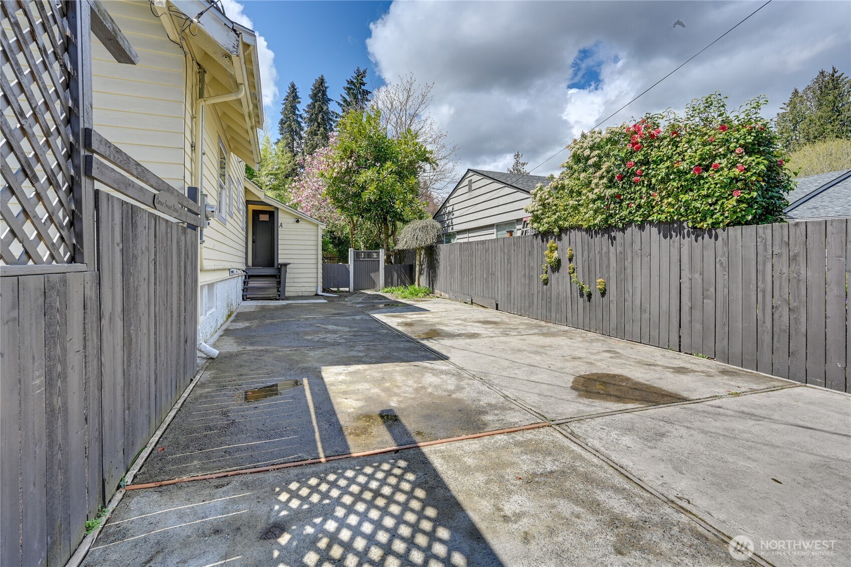 1934 Ne Northgate Way Property Photo 37