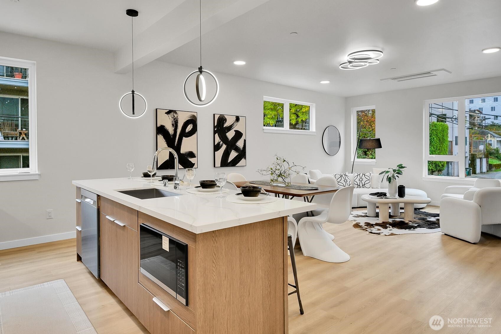 261 E Louisa Street Property Photo 2