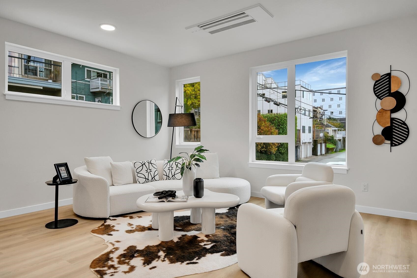 261 E Louisa Street Property Photo 6