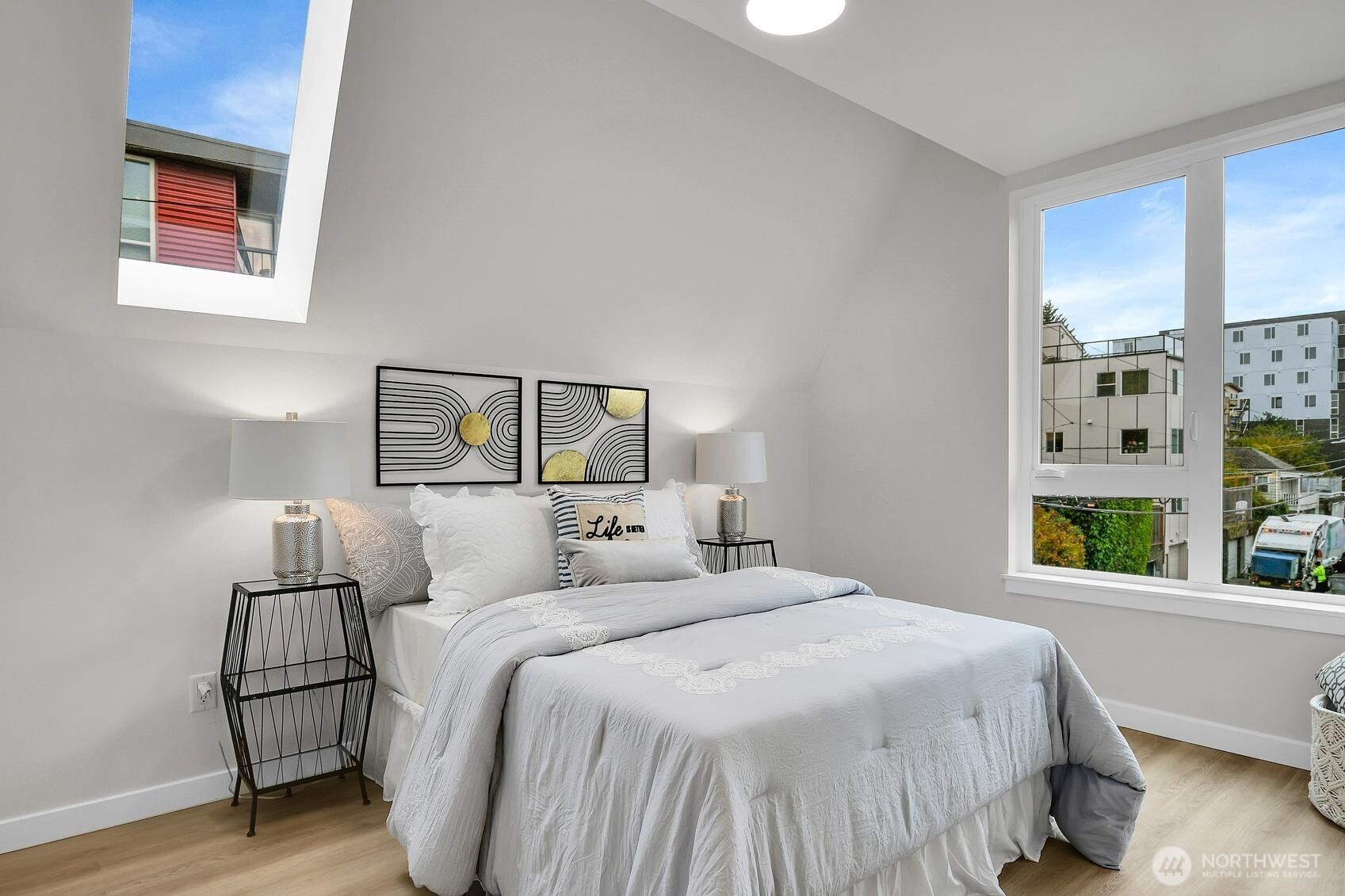 261 E Louisa Street Property Photo 9